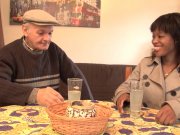 Tamara la belle black qui aime les vieux