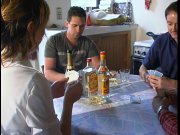 Baisée après une partie de poker