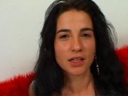 Erissa baisée devant son petit copain