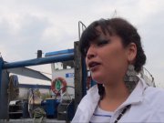 Laila offre son cul moelleux à un inconnu