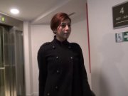 La jeune beurette Lilia avale pour la première fois