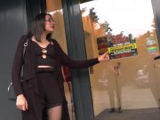 Céline de Béthune découvre de nouvelles pratiques sexuelles