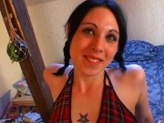Darla Dominia adore tailler des queues