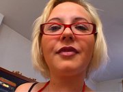 Maeva veut être baisée en monde salope