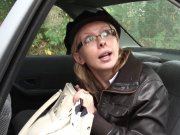 Papy abuse d'Emilie une jeune provinciale