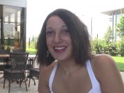 Nathalie Sainlouis prend plaisir avec le porno amateur