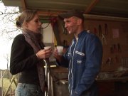 Tania Rose baise en extérieur